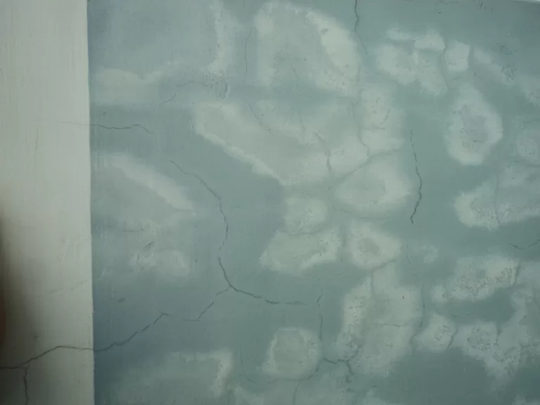 Sơn bị lệch màu - Xuất hiện vết loang