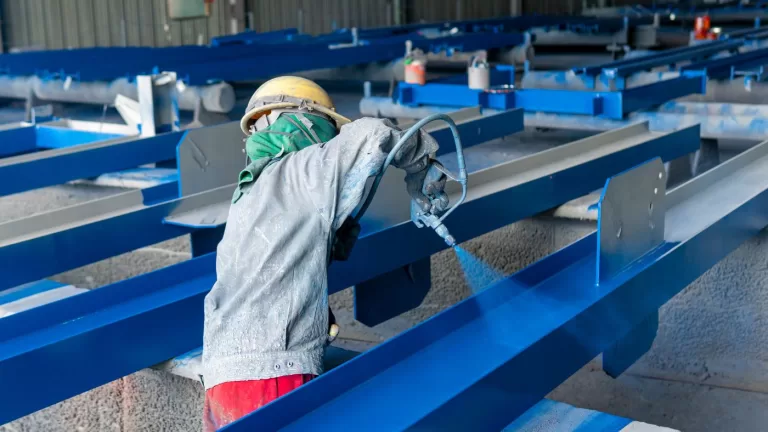 Trong kết cấu thép