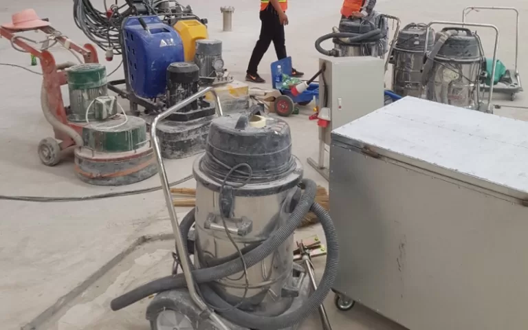 Quy trình sơn sàn epoxy chuẩn kỹ thuật - Chuẩn bị vật liệu và dụng cụ thi công