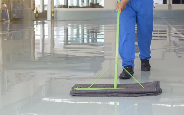 Quy trình sơn sàn epoxy chuẩn kỹ thuật - Nghiệm thu và bảo dưỡng sàn epoxy